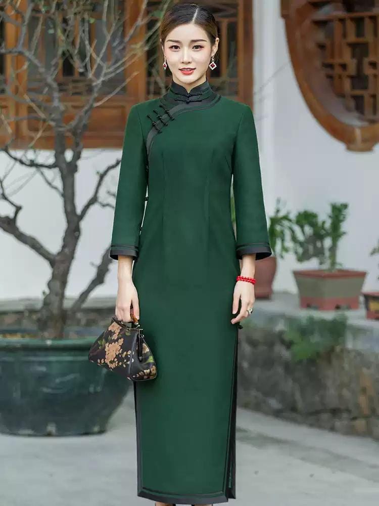 High-Quality Green Traditional Qipao, Slim Fit, Handmade Frog Buttons
