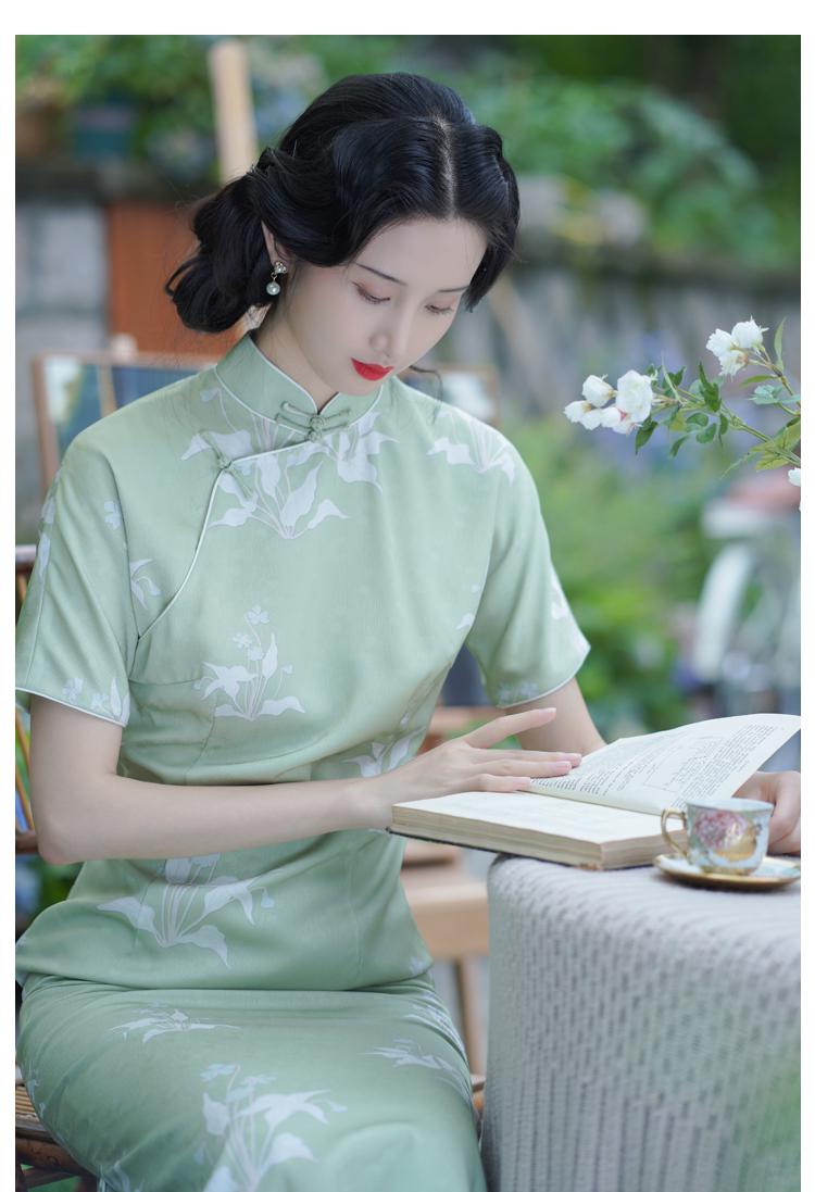 Light Green Tridational Engagement Cheongsam, One-Piece