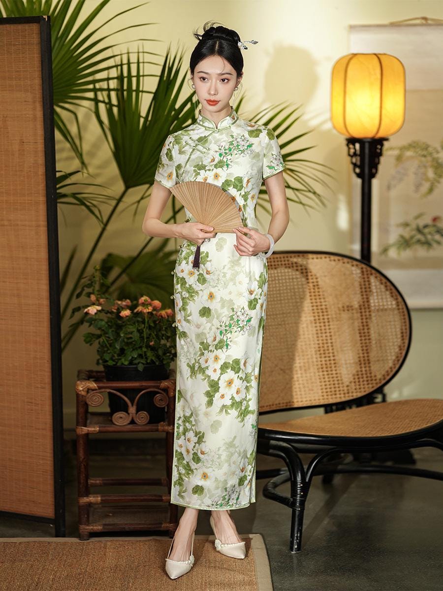 Modern Mulberry Silk Short-sleeved long Cheongsam Green Qipao