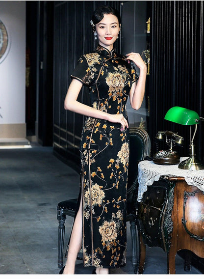 Black-colored base Mulberry Silk Qipao