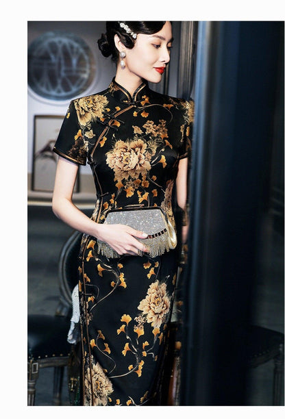 Black-colored base Mulberry Silk Qipao