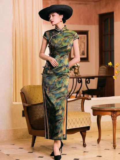 Green-colored base Mulberry Silk Cheongsam