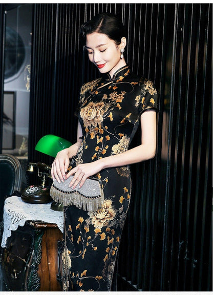 Black-colored base Mulberry Silk Qipao