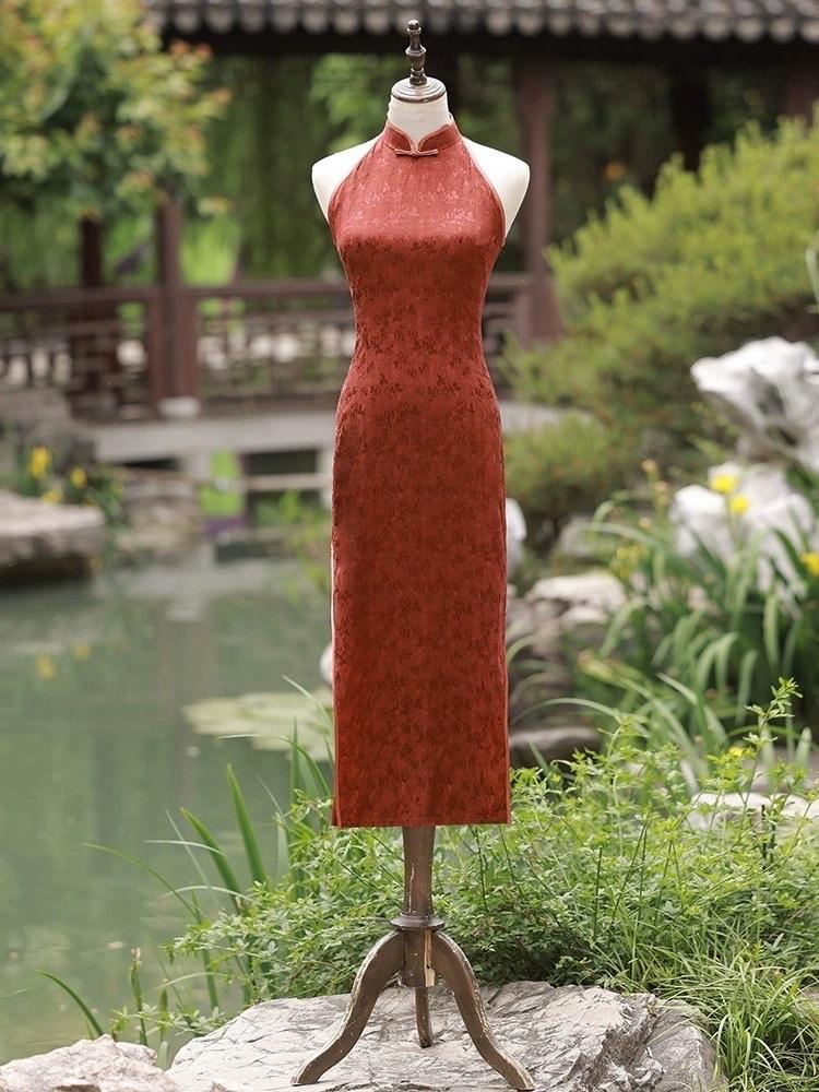 Brick Red Sleeveless Cheongsam