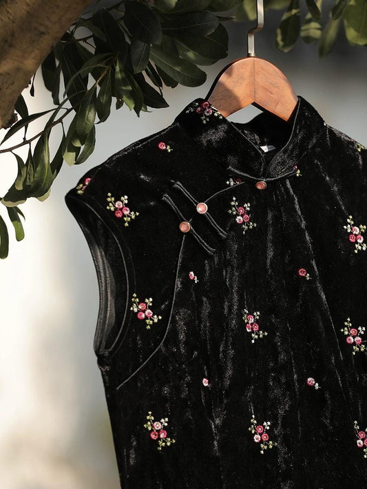 Black Velvet Cheongsam with Floral Chinese Qipao