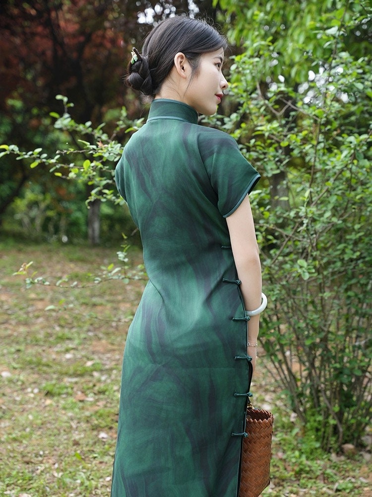 Mulberry Silk Short-sleeved long Cheongsam Qipao Dark Green Traditional Dress