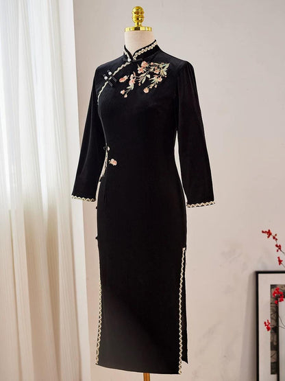 2024 Fall Traditional Chinese Qipao Dress Vintage Cheongsam  Old Shanghai Modern Chipao Embroidered Black Velvet Dress