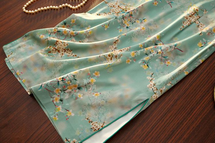 Modern Mulberry Silk Short-sleeved Mid Length Cheongsam Light Green Qipao Traditional Dress Flower Pattern Chinese Dress