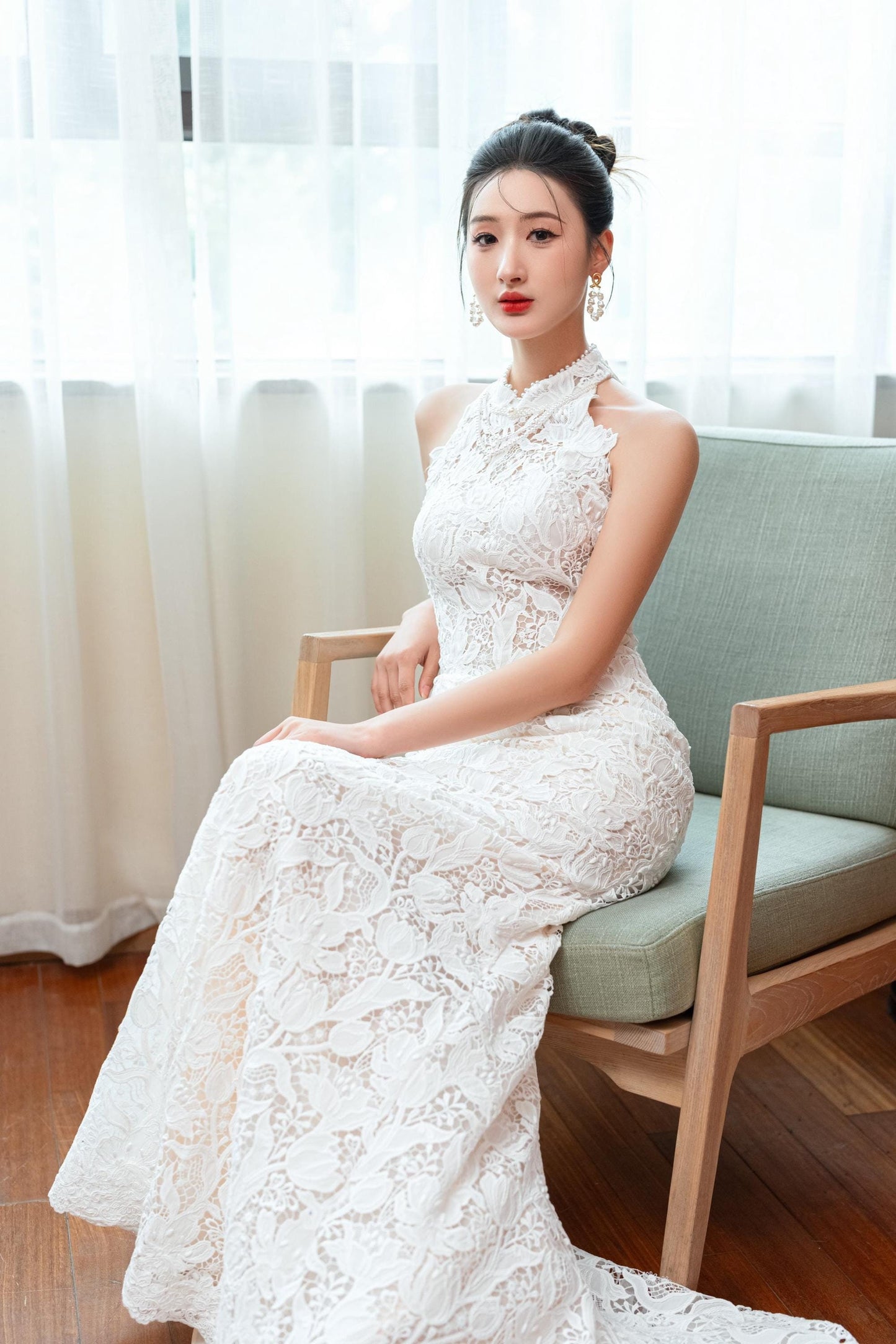 Customizable White Lace Wedding Dress Halterneck Maxi Qipao Small Train Mermaid Wedding Dress