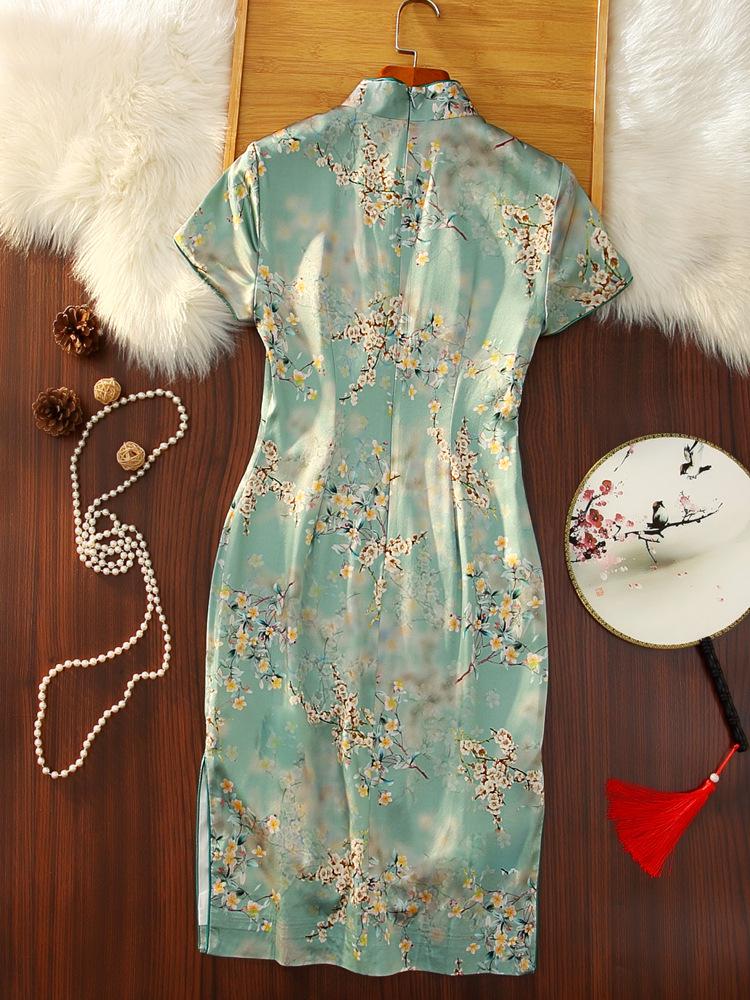 Modern Mulberry Silk Short-sleeved Mid Length Cheongsam Light Green Qipao Traditional Dress Flower Pattern Chinese Dress