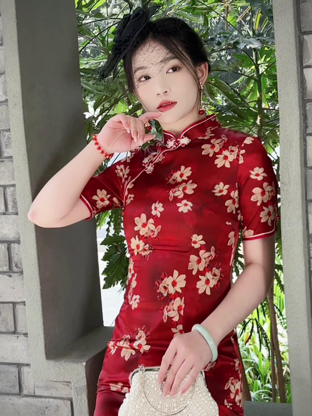 Mulberry Silk Short-sleeved Mid-length Cheongsam Wine Red Qipao Traditional Dress Flower Button