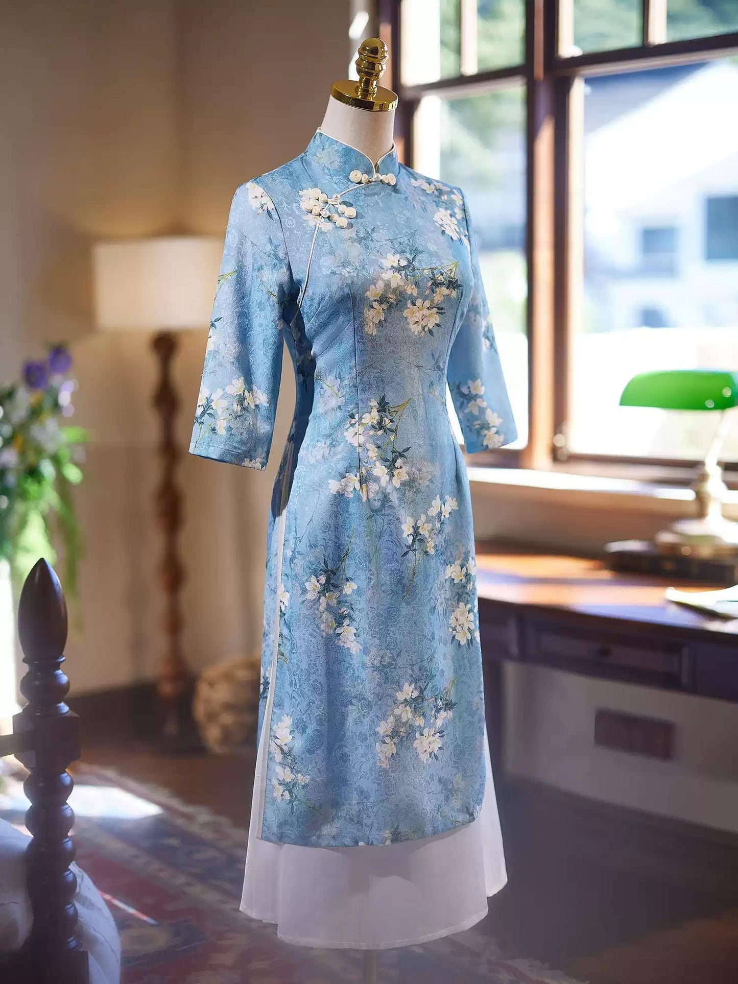 Blue Modern Qipao, Date Qipao Elegant dress with Forg buttons Mandarin collar Aodai Dress Traditional Cheongsam