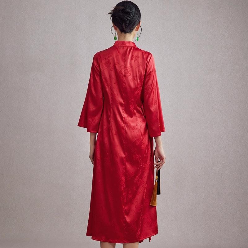 High-Quality Red Traditional Qipao, Chinese Modern Jacquard Satin Cheongsam Dress Plus Size Silk-like Loose Dress  Wedding morning robe