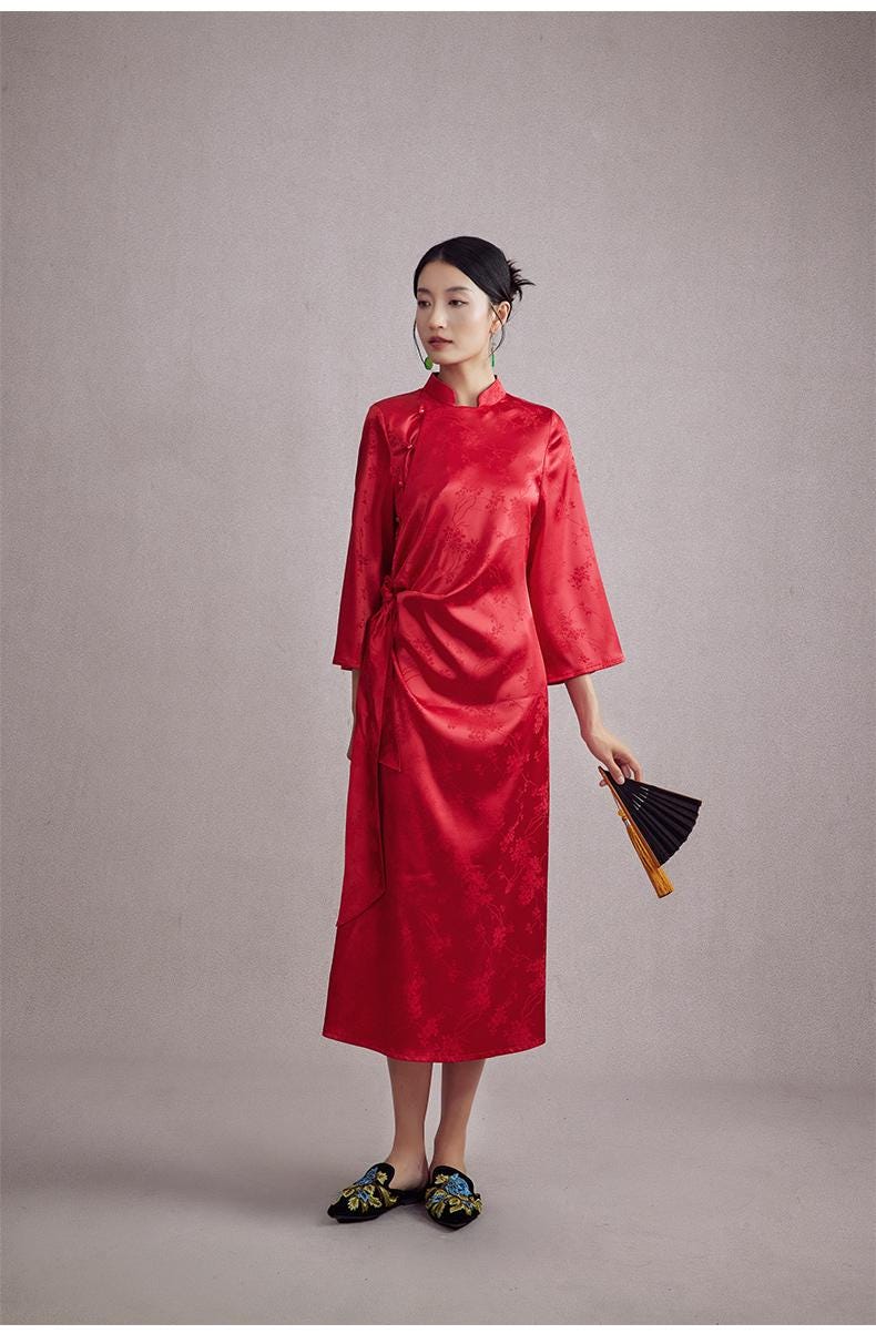 High-Quality Red Traditional Qipao, Chinese Modern Jacquard Satin Cheongsam Dress Plus Size Silk-like Loose Dress  Wedding morning robe