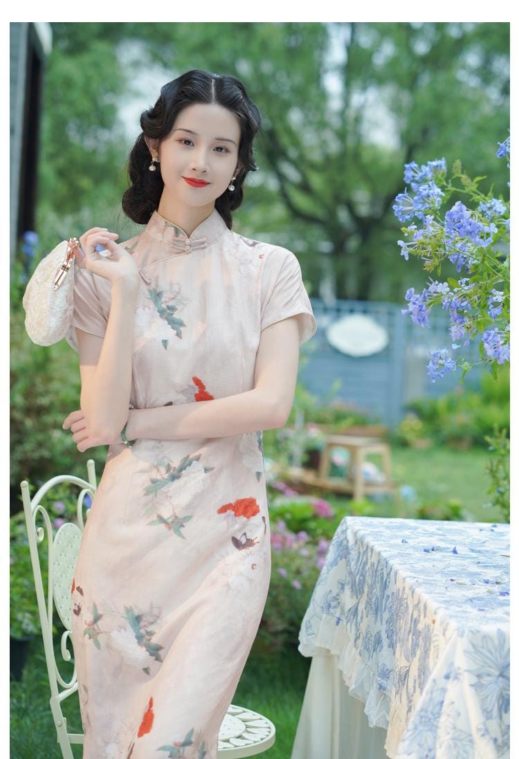 Champagne-Colored Peony Floral Handcrafted Qipao Flat Shoulders and Connected Sleeves