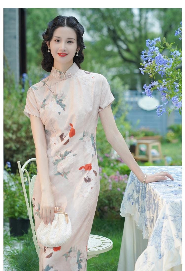 Champagne-Colored Peony Floral Handcrafted Qipao Flat Shoulders and Connected Sleeves