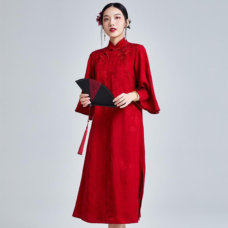 High-Quality Red Traditional Qipao, Chinese Style Modern Jacquard Satin Cheongsam Dress Plus Size Silk-like Loose Dress Simple Wedding Dress