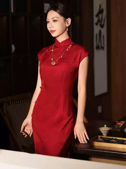 Red Tridational Engagement Cheongsam, One-Piece Dress Squirrel Grape Jacquard Satin Handmade  Prom Dress Modern Tea Ceremony Dress