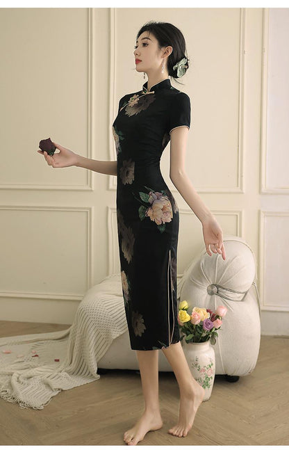 Black Traditional Qipao With Flower Pattern